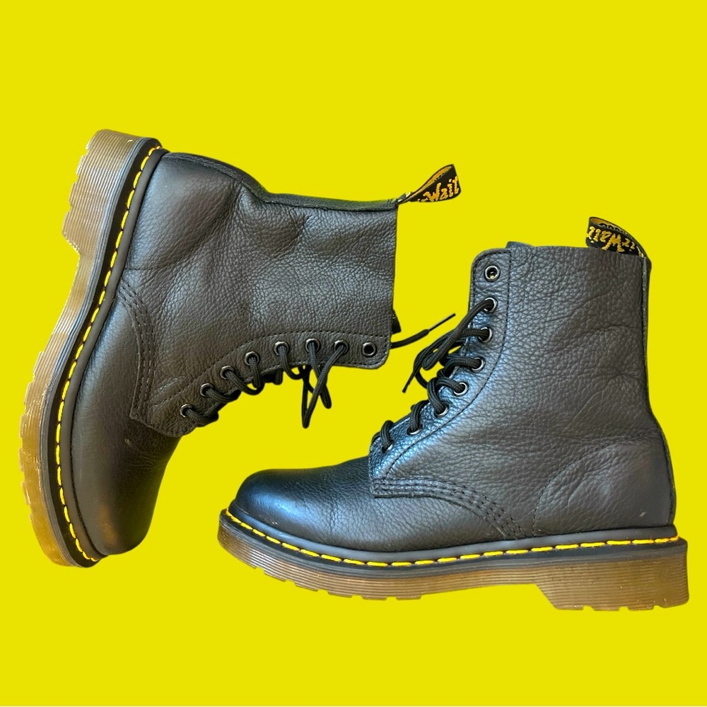 new Dr Martens 1460 Pascal Boots Black Virginia Leather 7W